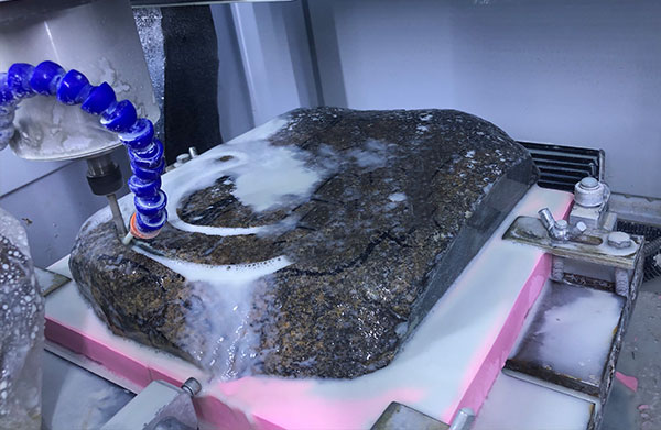 数控玉石雕刻机怎么才能雕好一块翡翠牌_玉鼎科
